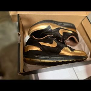 Nike air max woman shoes size 7.5